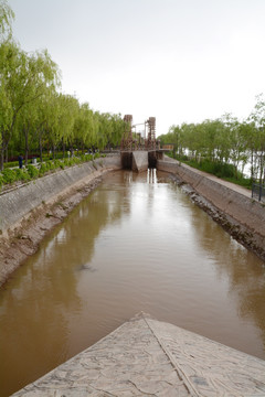 古代水车堤坝
