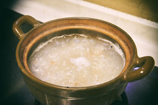 砂锅煲粥