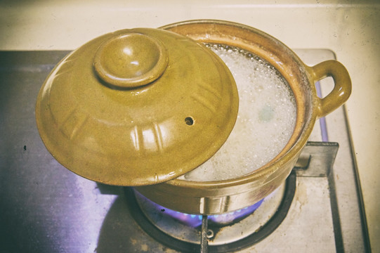 砂锅煲粥