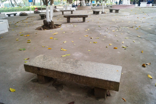 公园水泥凳子