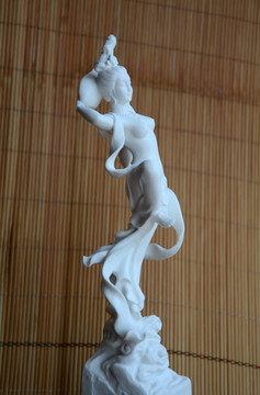 反弹琵琶雕塑