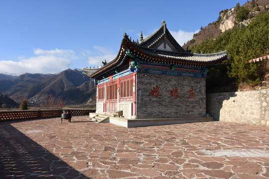 汾河源头雷鸣寺内的娘娘庙