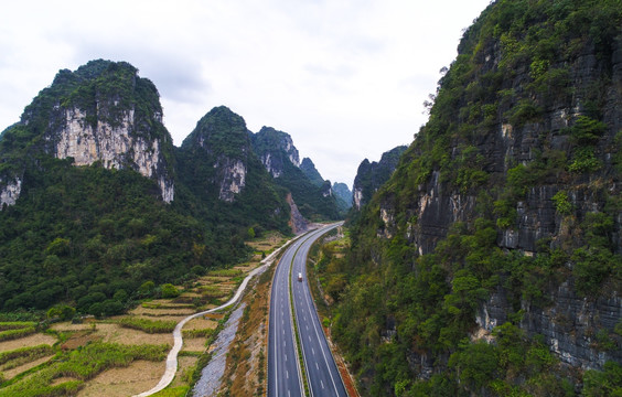 高速公路 山间公路