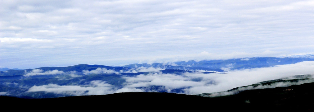 山恋层叠