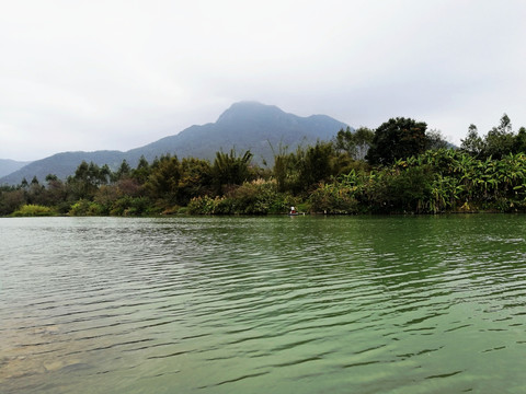 陆河河田县城 火山嶂风景