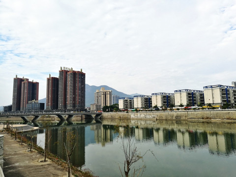 陆河县城风光 螺河河边大道