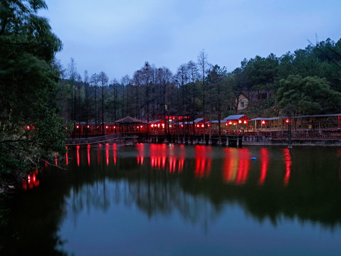 兰溪诸葛卧龙湖度假村 夜景全景