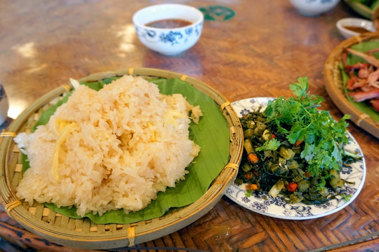 傣族美食 米饭咸菜