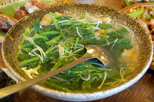 傣族美食 野菜汤
