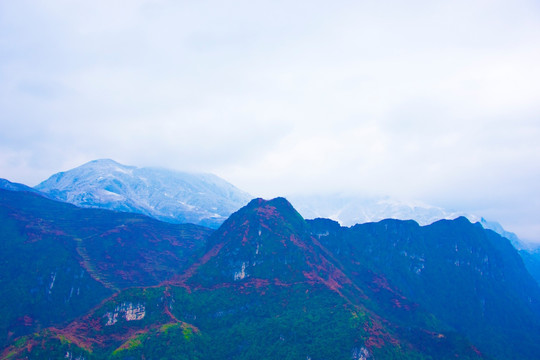 山峰  雪山