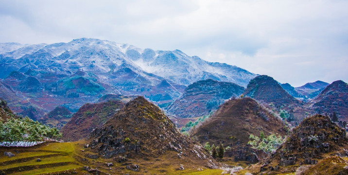 丘陵 雪山
