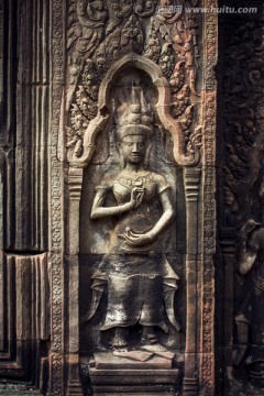 柬埔寨吴哥窟塔布笼寺内的女神像