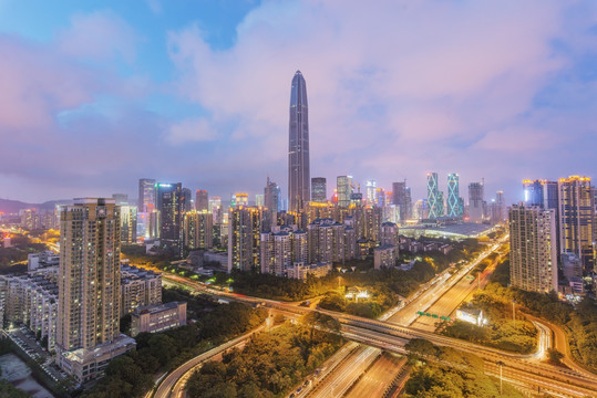 深圳平安大厦 交通 夜景