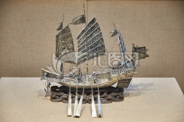 银制三桅帆船模型