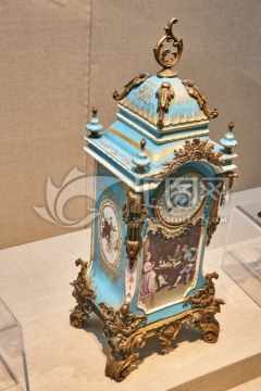 19世纪陶彩人物镶铜座钟西洋钟