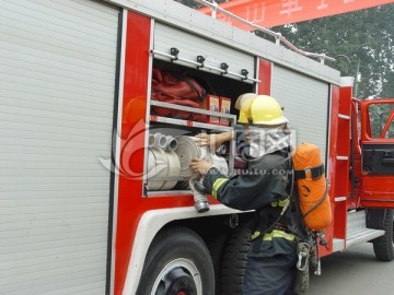 消防应急救援演习