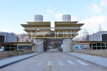 芦芽山景区大门