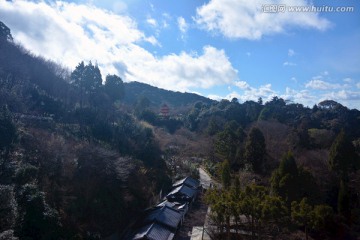 山峦森林与建筑 日本