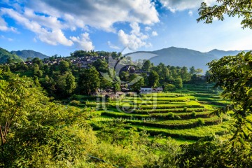 南岗排瑶寨全景