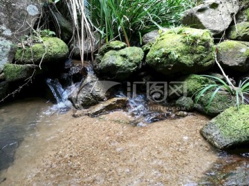 大自然纯天然泉水