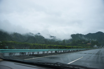 高速雾海