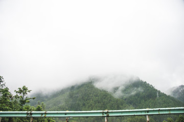 山中云雾