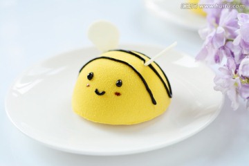 小蜜蜂生日慕斯蛋糕