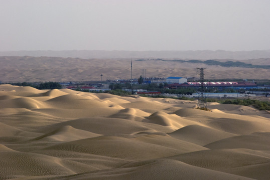 沙漠油田