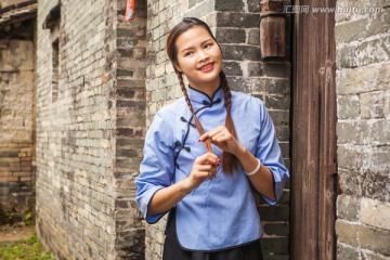 乡村长辫子民国女学生