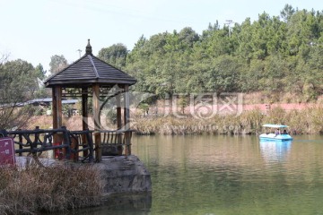 湖水 凉亭