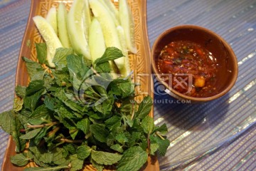 傣族野菜 生吃蔬菜和喃咪