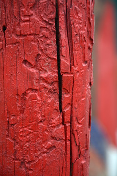 红漆木头