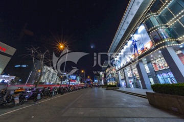 长宁区娄山关路夜景