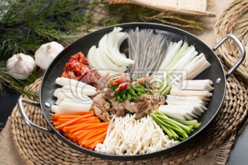 韩式牛肉火锅
