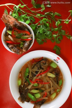 小碗菜小煎鱼