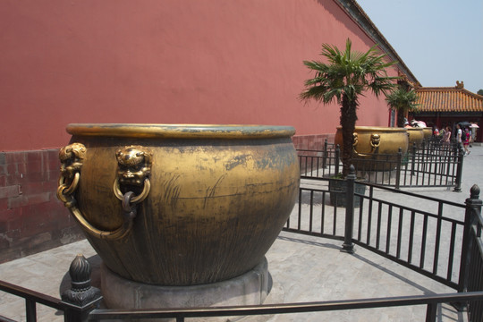 故宫 铜水缸