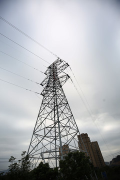 高圧电铁塔