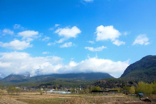 蓝天白云 高原山区