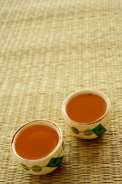 两杯中国茶