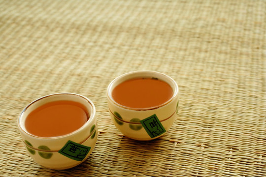 静物与两杯中国茶