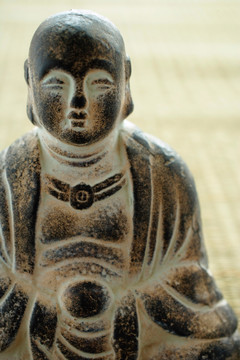特写小如来佛祖雕塑