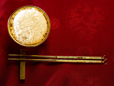 金饭碗米饭筷子