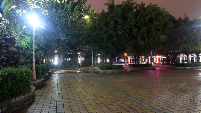 广场夜景