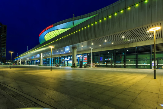 宁波高铁火车站夜景