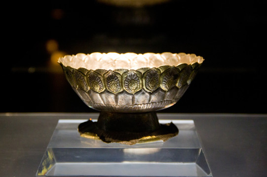 法门寺博物馆 鎏金仰莲纹银碗