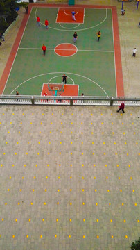 篮球场 地面