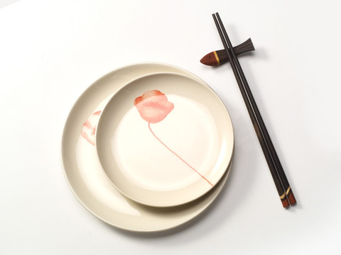 餐盘和筷子