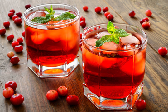 果汁 红色酒水 蔓越莓酒不分层