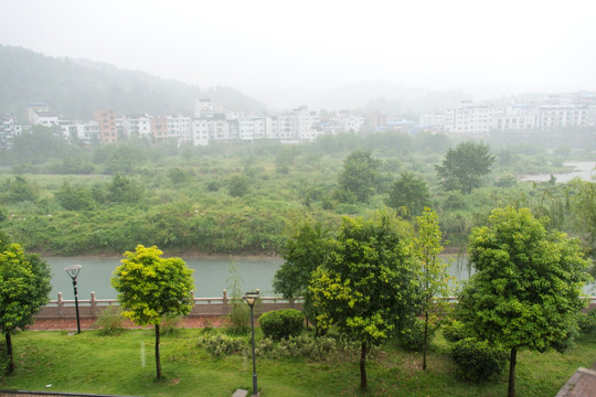 下雨天气