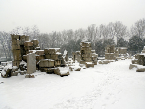 圆明园石阵雪景